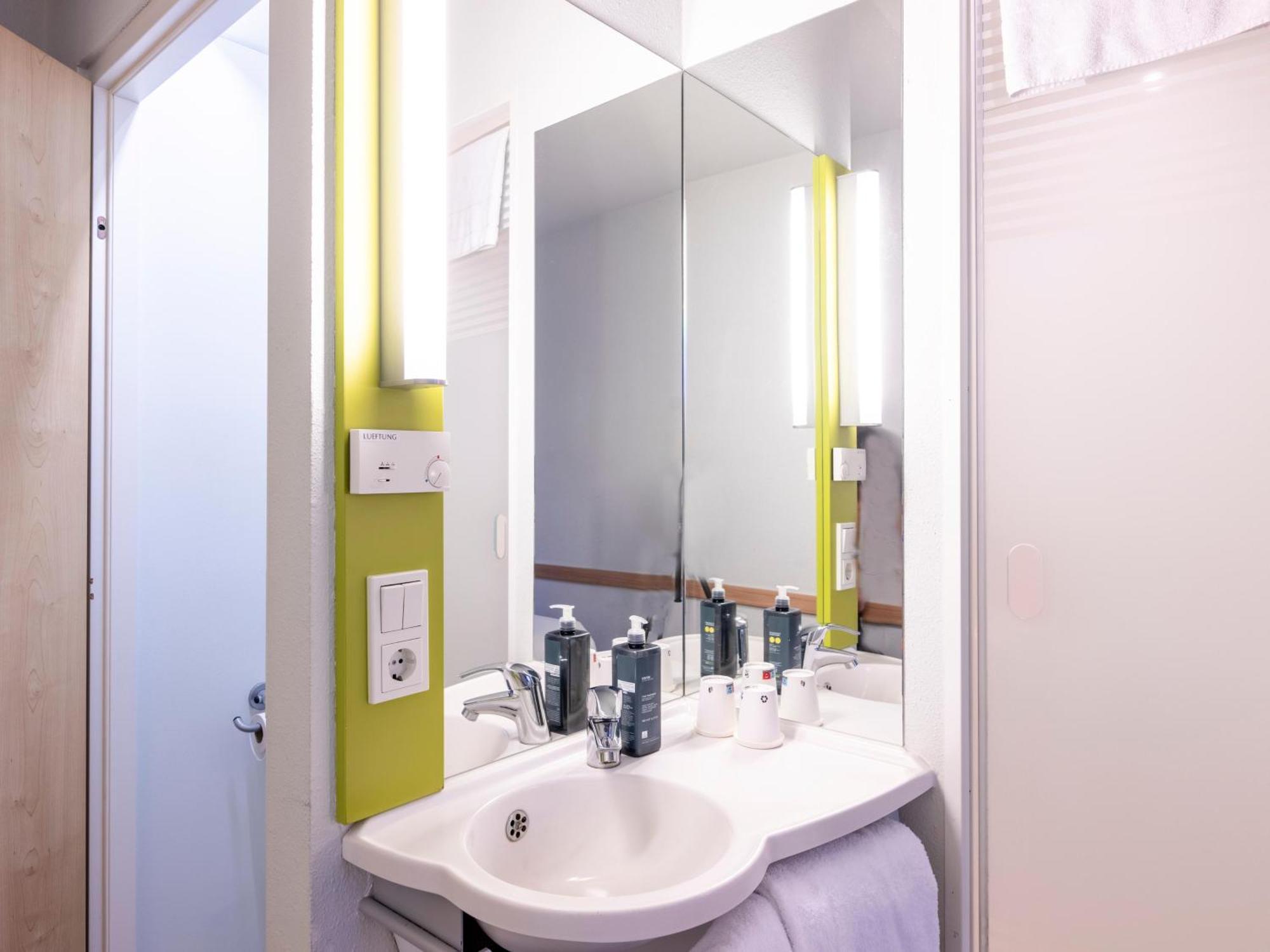 B&B Hotel Dortmund-Airport Holzwickede Esterno foto